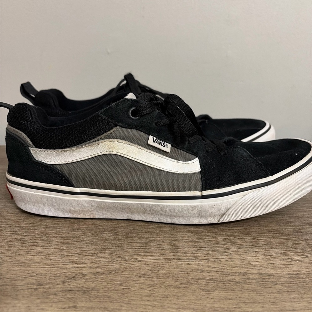 Vans Filmore Trainer Men's Black and White Sneakers size 10